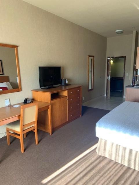 Clarion Pointe Hotel Rimbey Ngoại thất bức ảnh