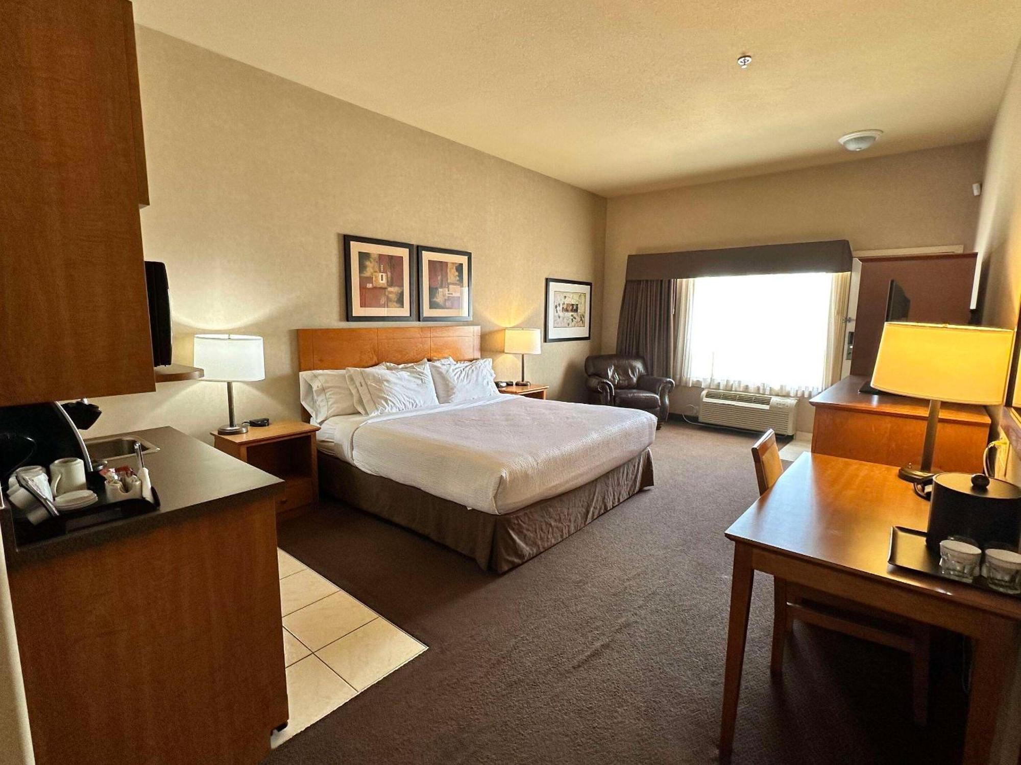 Clarion Pointe Hotel Rimbey Ngoại thất bức ảnh