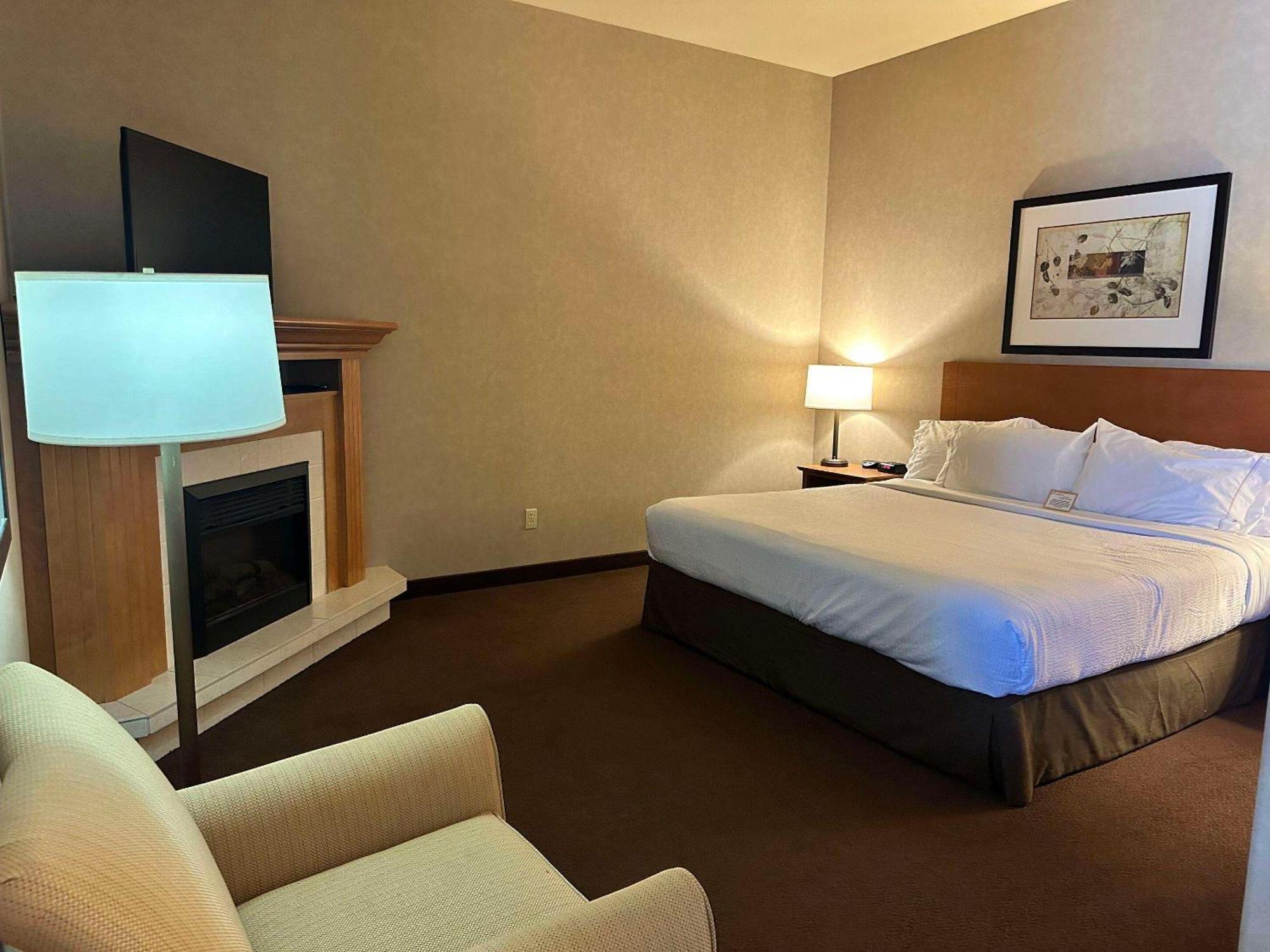 Clarion Pointe Hotel Rimbey Ngoại thất bức ảnh