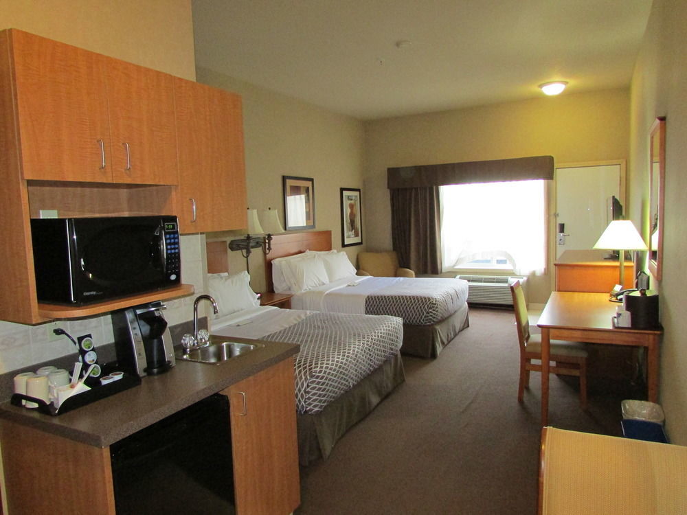 Clarion Pointe Hotel Rimbey Ngoại thất bức ảnh