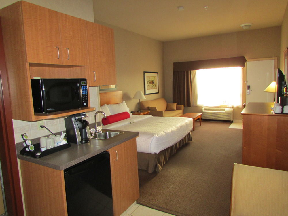 Clarion Pointe Hotel Rimbey Ngoại thất bức ảnh