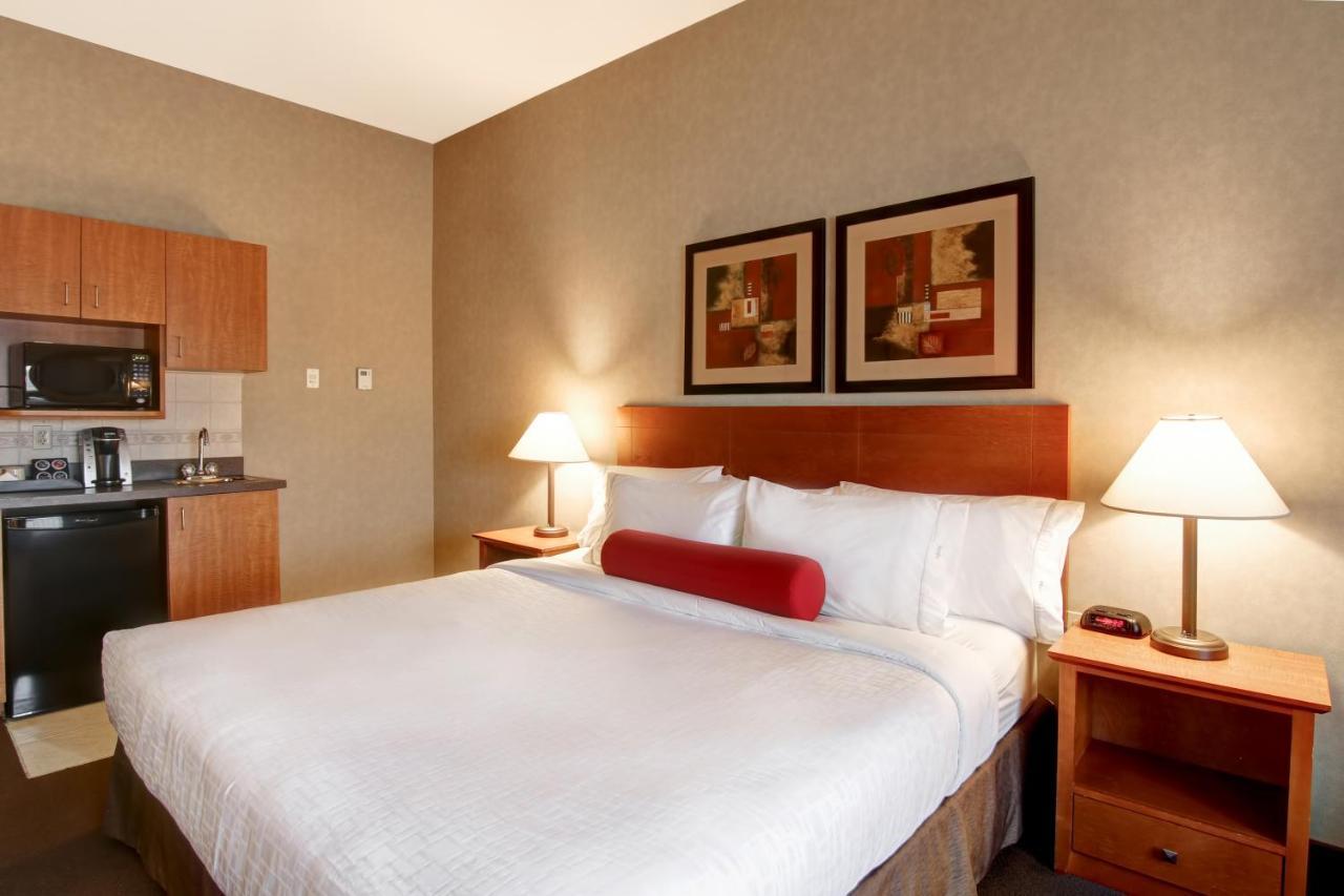 Clarion Pointe Hotel Rimbey Ngoại thất bức ảnh
