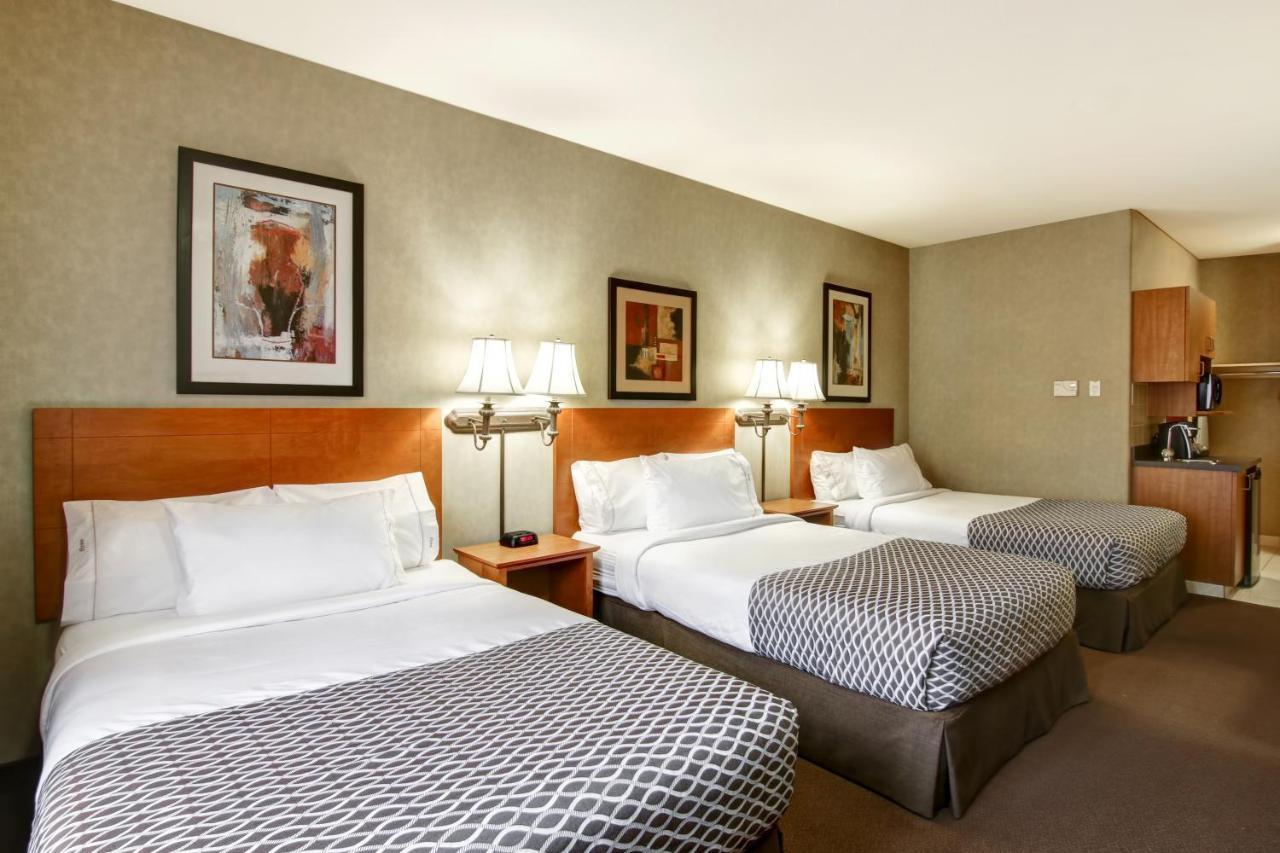 Clarion Pointe Hotel Rimbey Ngoại thất bức ảnh