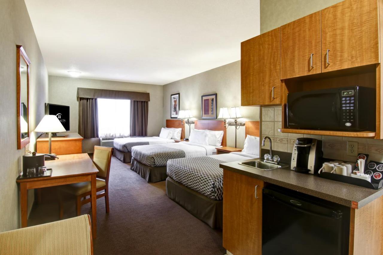 Clarion Pointe Hotel Rimbey Ngoại thất bức ảnh