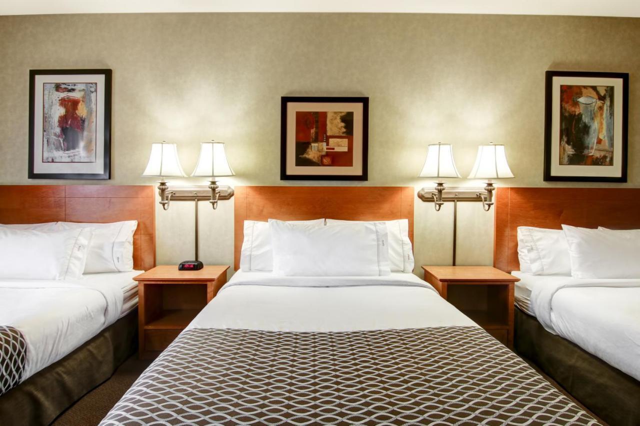 Clarion Pointe Hotel Rimbey Ngoại thất bức ảnh
