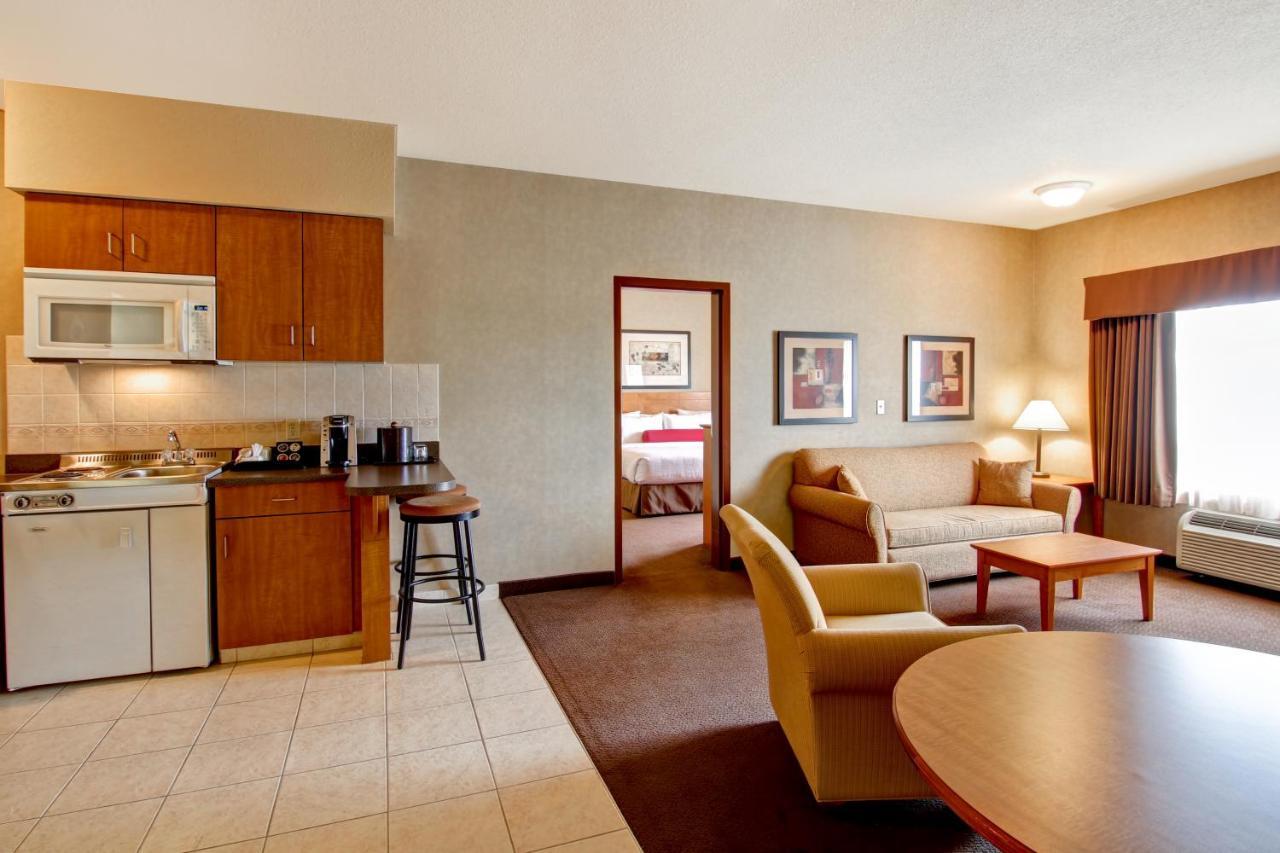 Clarion Pointe Hotel Rimbey Ngoại thất bức ảnh
