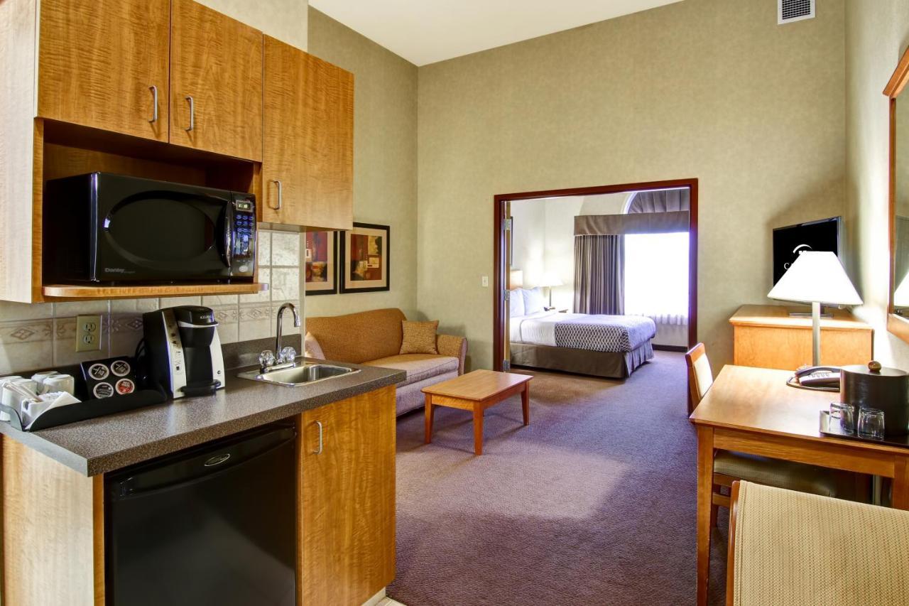 Clarion Pointe Hotel Rimbey Ngoại thất bức ảnh