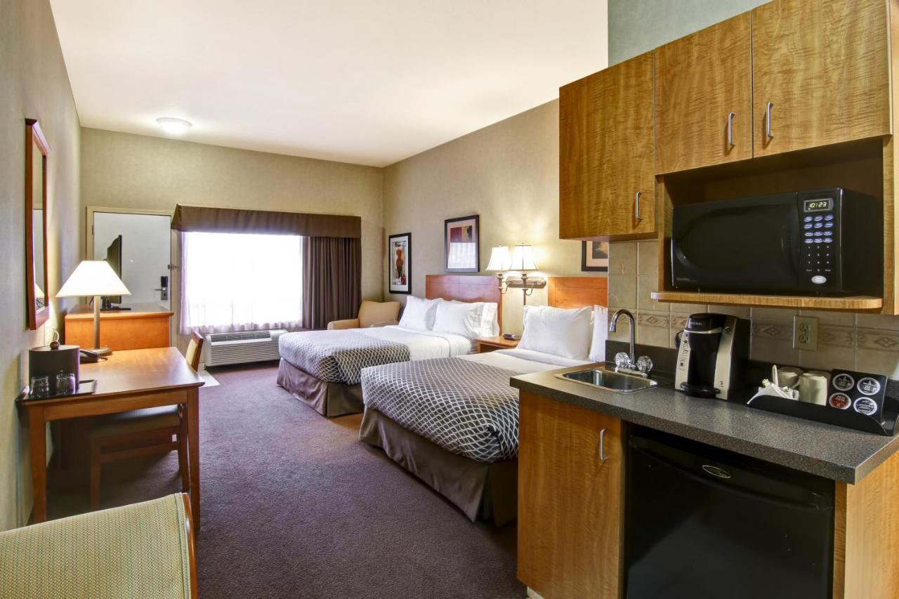 Clarion Pointe Hotel Rimbey Ngoại thất bức ảnh