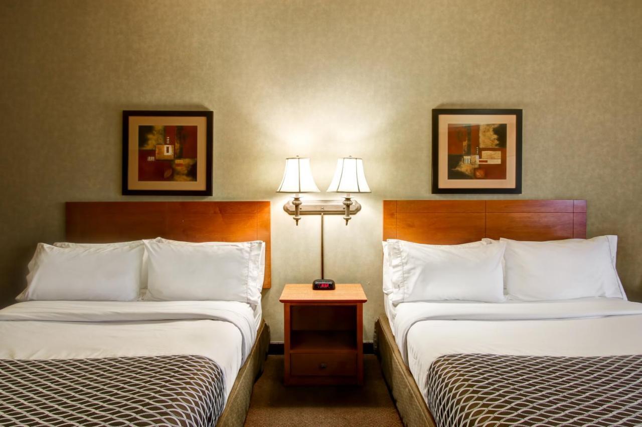 Clarion Pointe Hotel Rimbey Ngoại thất bức ảnh