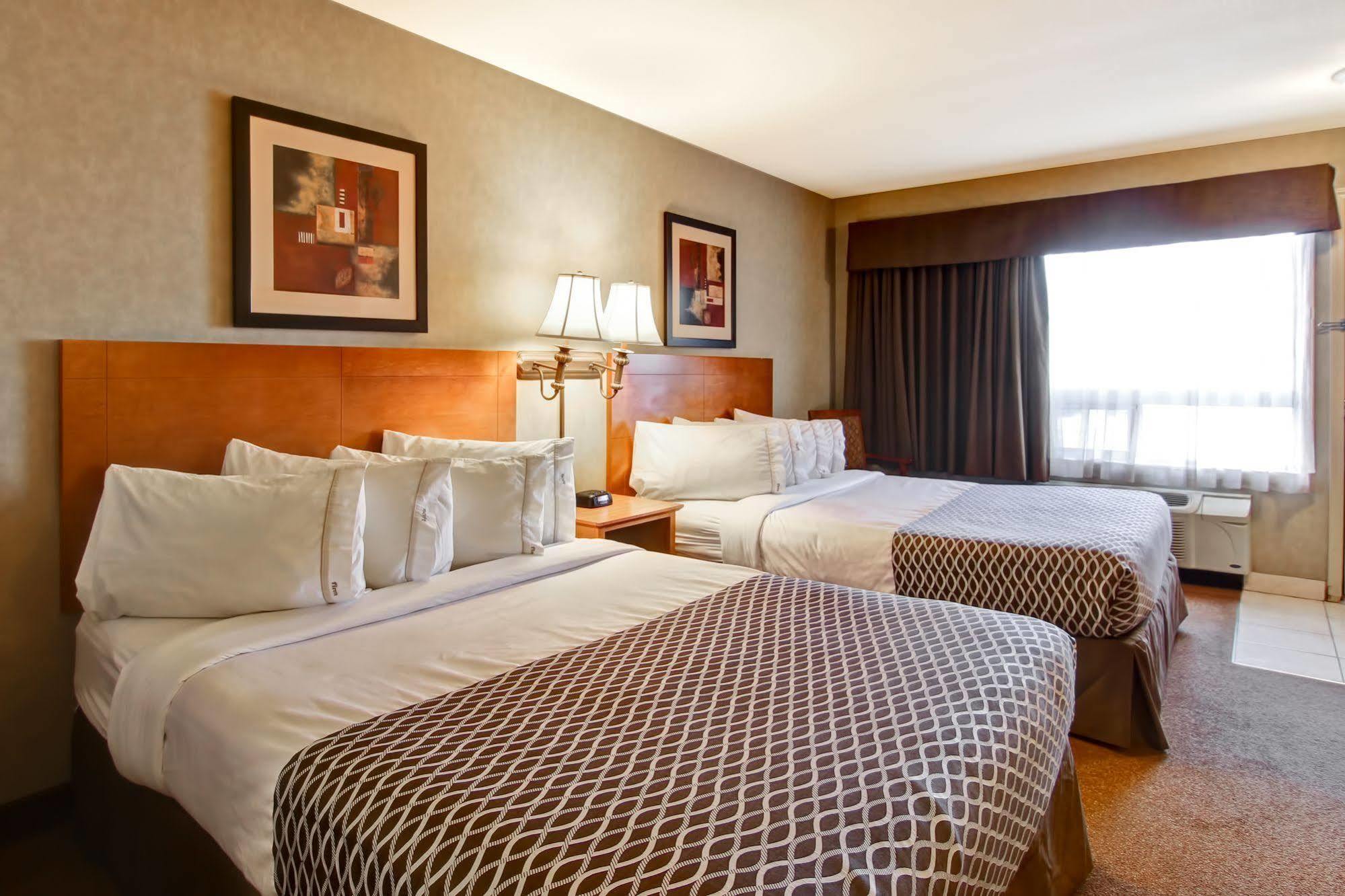 Clarion Pointe Hotel Rimbey Ngoại thất bức ảnh